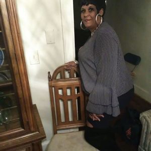 Meet your Posher, Joy